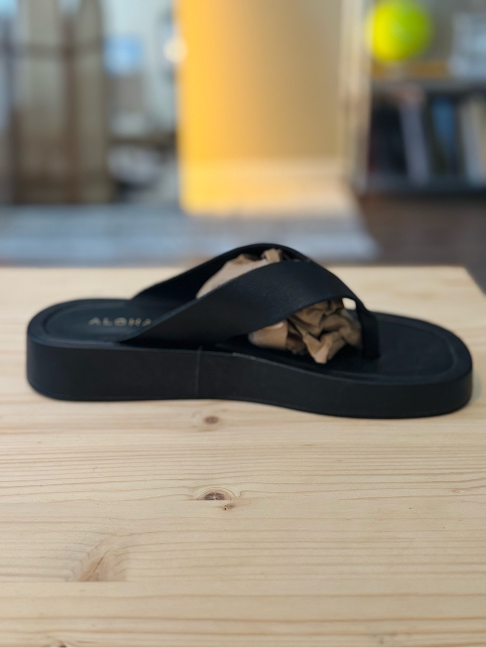 ALOHAS Black Leather Thong Sandals - Picture 4 of 8